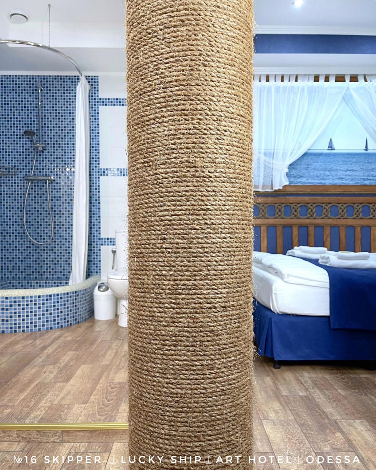 Lucky Ship Art Hotel Odessa Bilik gambar