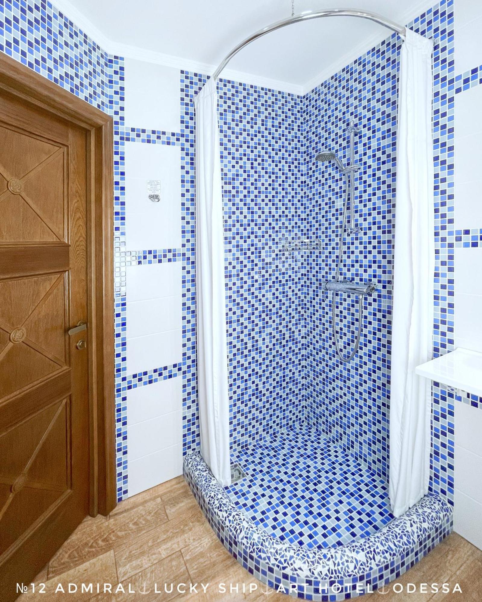 Lucky Ship Art Hotel Odessa Bilik gambar